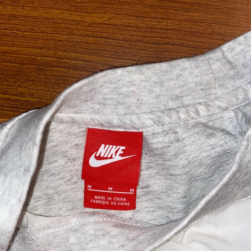 White Nike Top - Picture 6 of 7